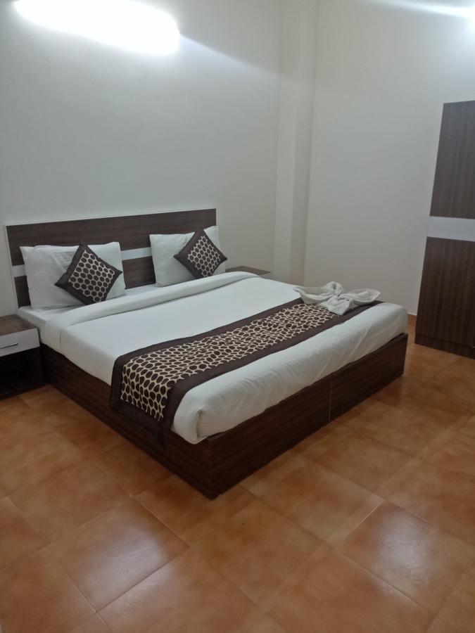 Hotel Nathu Palace Νέο Δελχί Εξωτερικό φωτογραφία